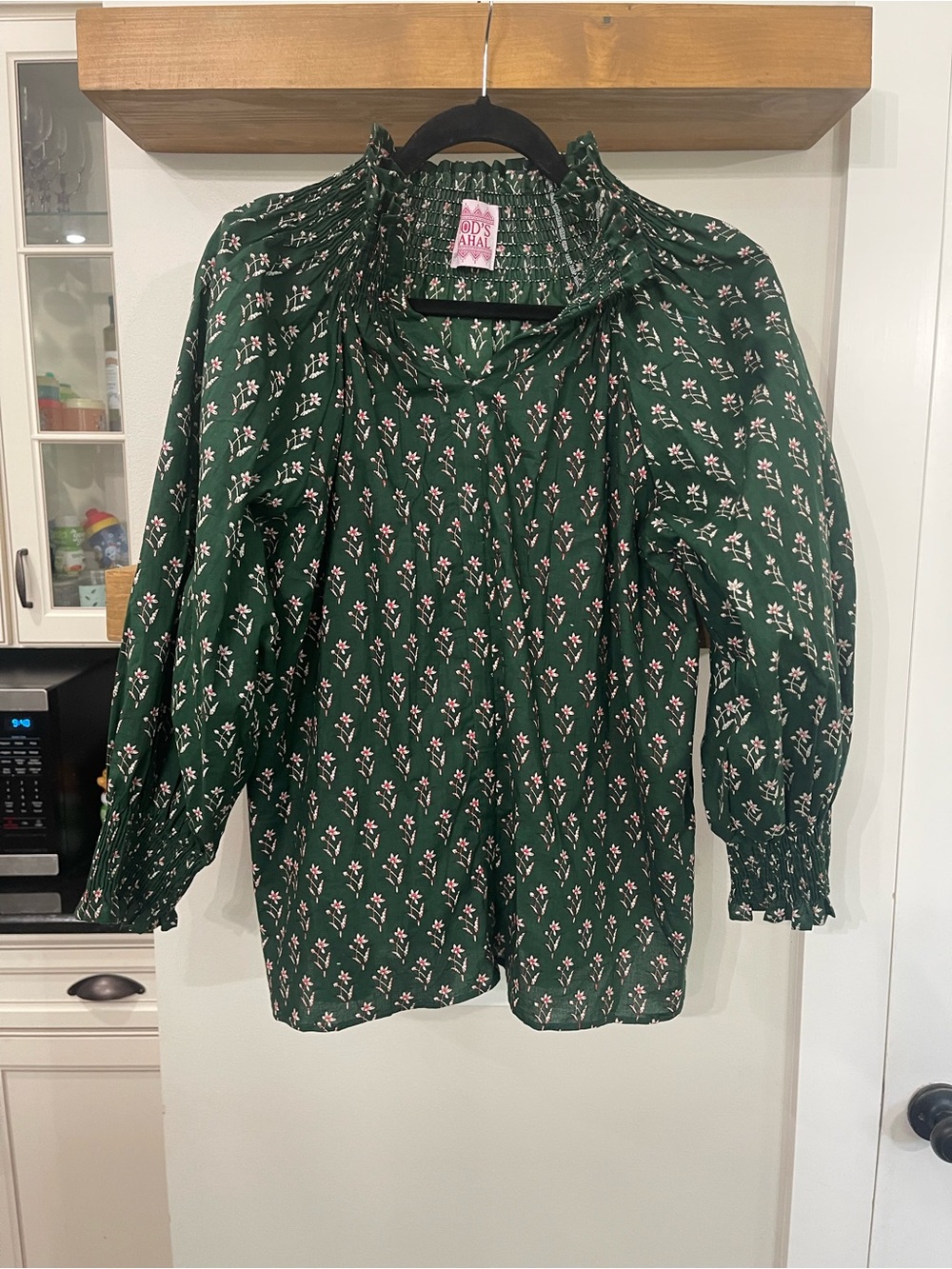 Mod’s Mahal Cotton print shirt in perfect condition. Fits S/M oversized.